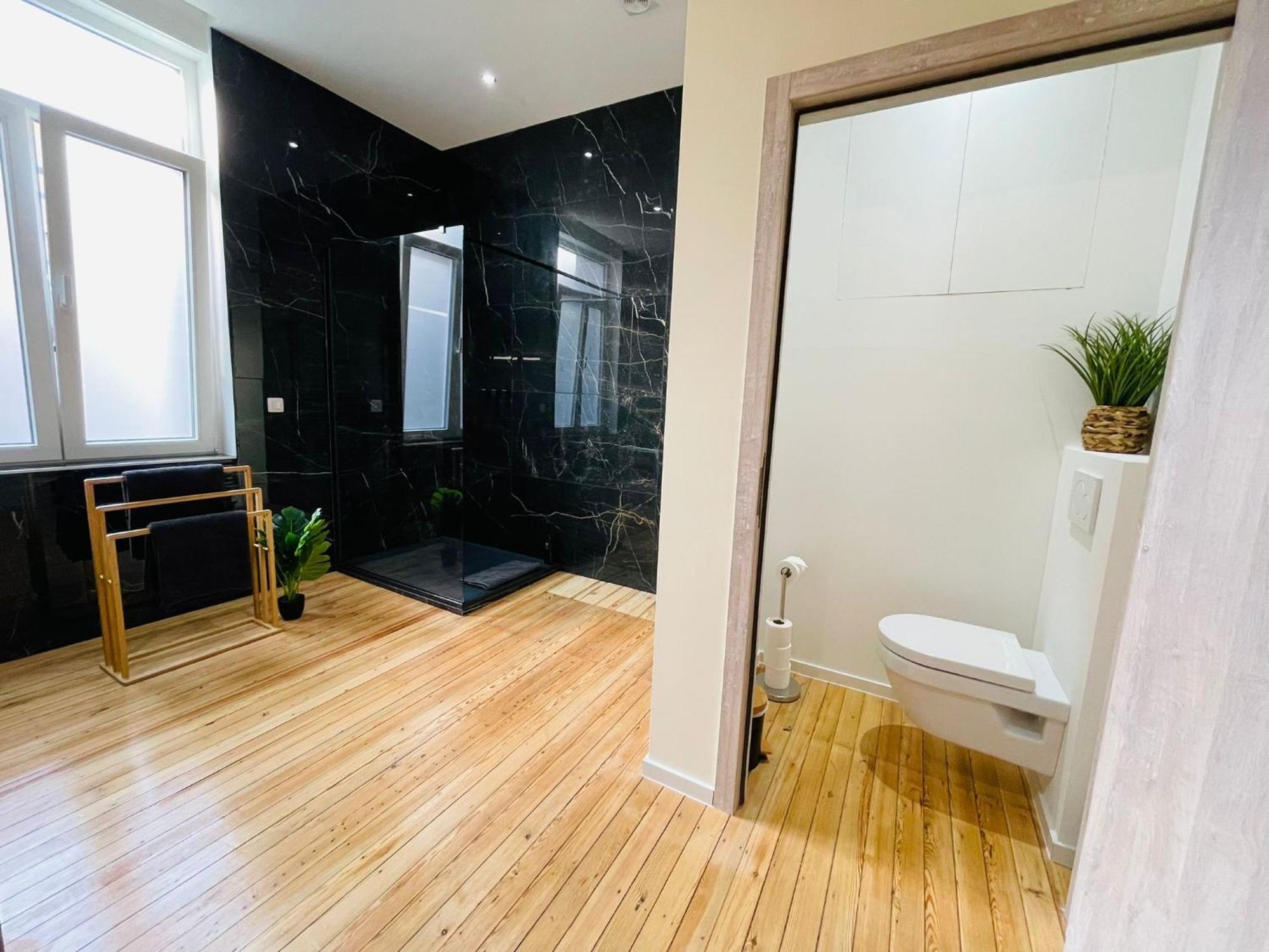 Appartement Exotique Avec Bain Balneo Liegi Esterno foto