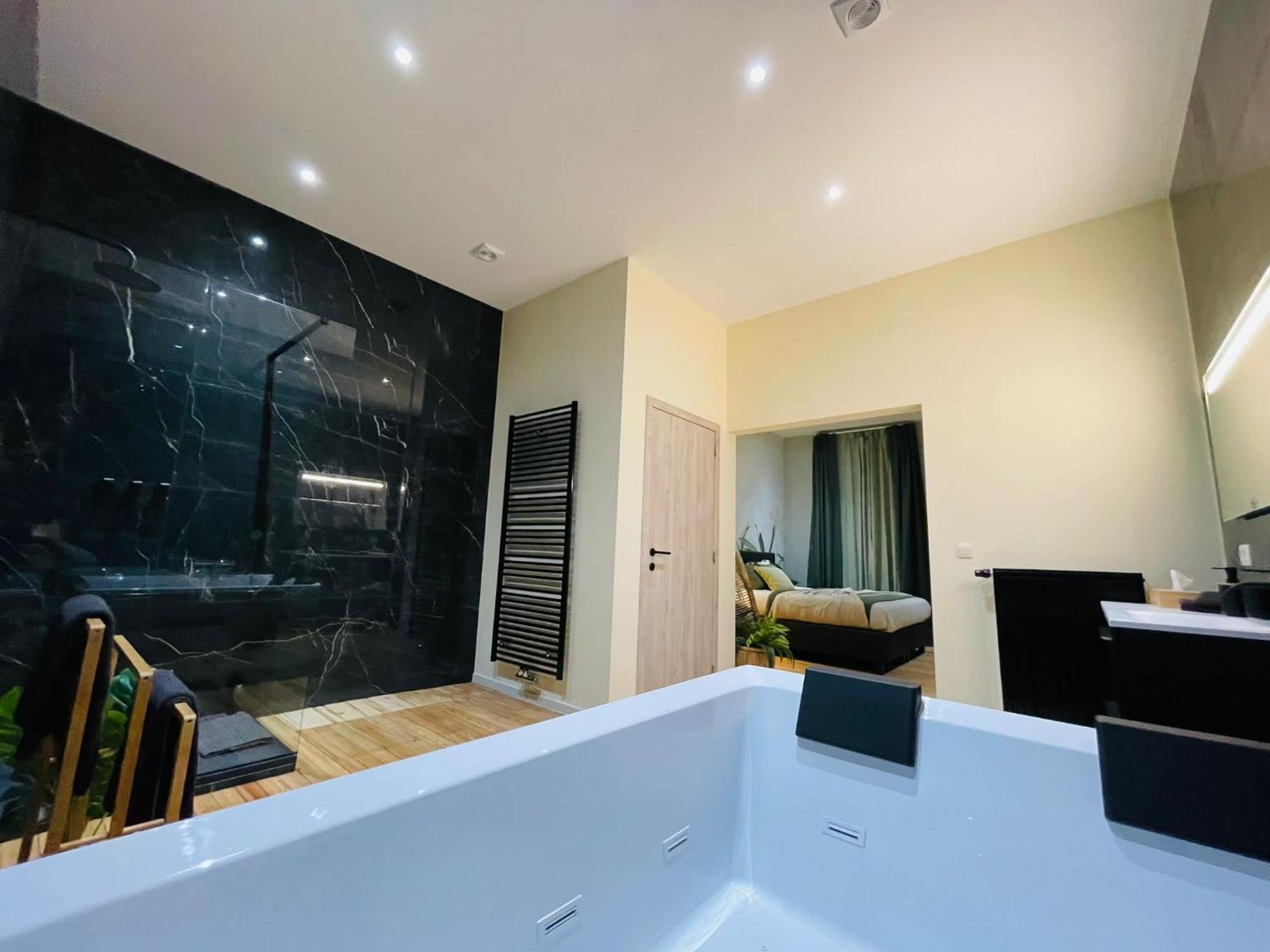 Appartement Exotique Avec Bain Balneo Liegi Esterno foto